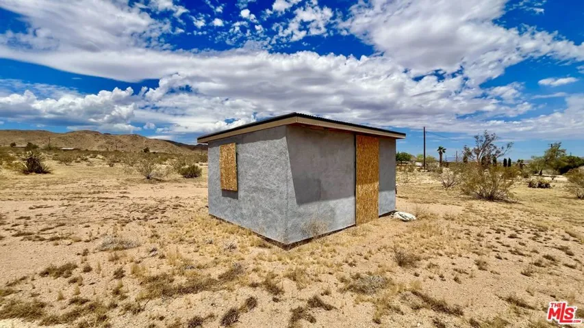 1879 Cherokee Trail, Landers, California 92285