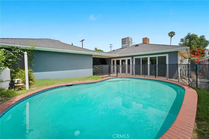 7027 Gloria Avenue, Lake Balboa, California 91406
