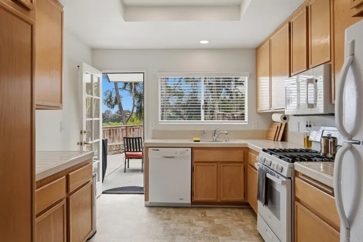 2633 Regent Road, Carlsbad, California 92010