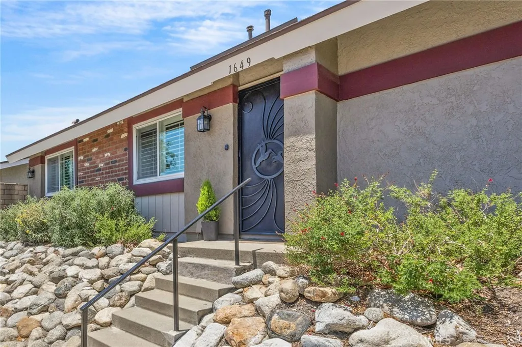 1649 Carmel W
