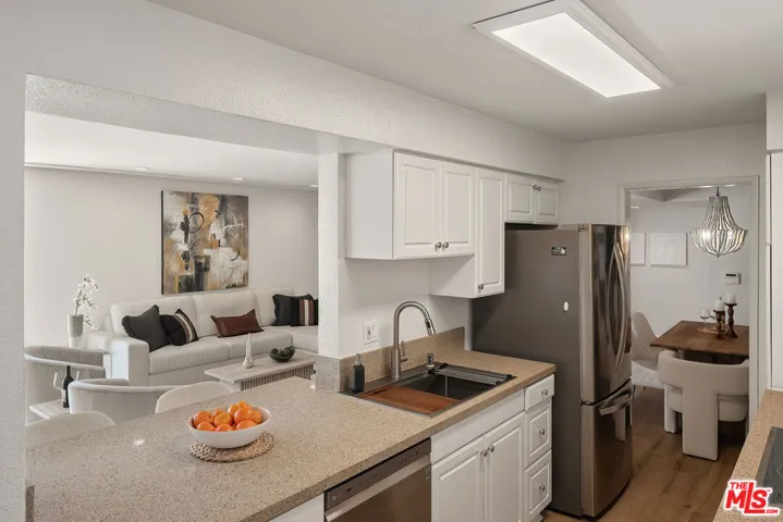 5050 Coldwater Canyon Avenue 203, Sherman Oaks, California 91423