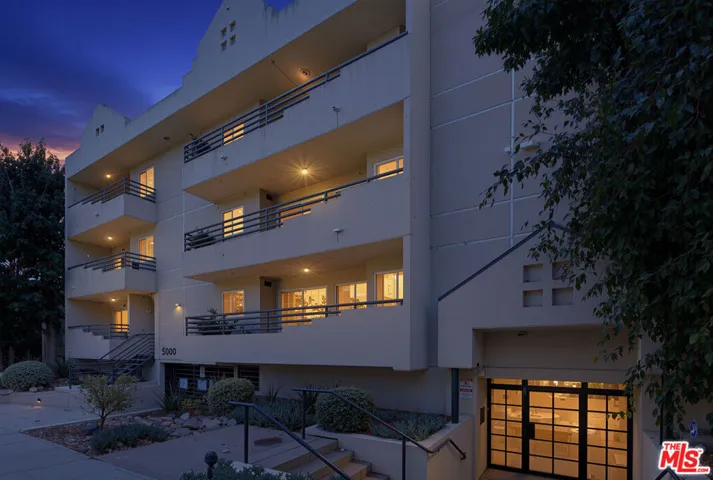 5050 Coldwater Canyon Avenue 203, Sherman Oaks, California 91423