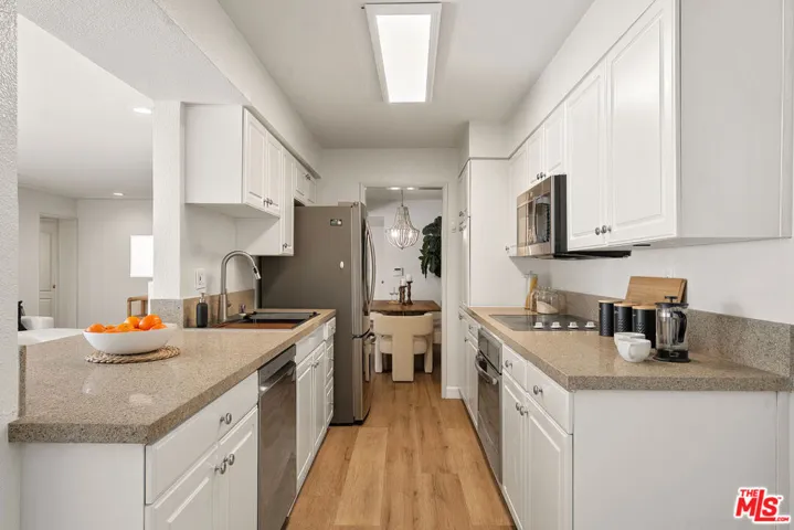 5050 Coldwater Canyon Avenue 203, Sherman Oaks, California 91423