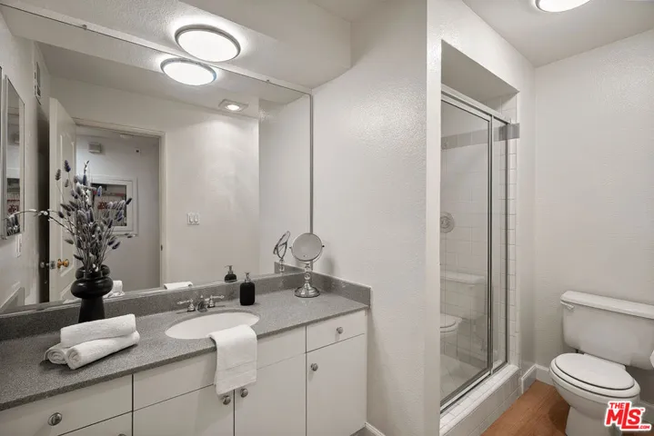 5050 Coldwater Canyon Avenue 203, Sherman Oaks, California 91423