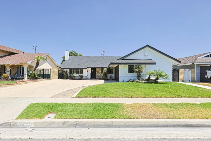 11851 Wisteria, Fountain Valley, California 92708