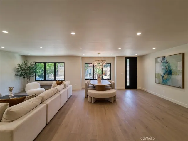 4819 Genesta Avenue, Encino, California 91316