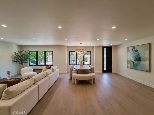 4819 Genesta Avenue, Encino, California 91316