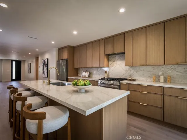 4819 Genesta Avenue, Encino, California 91316