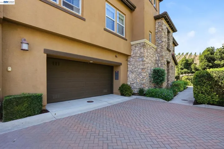 674 Selby Lane 4, Livermore, California 94551