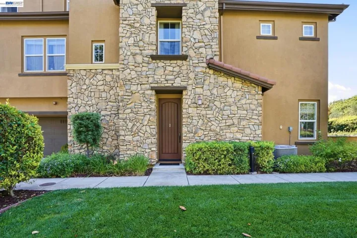 674 Selby Lane 4, Livermore, California 94551