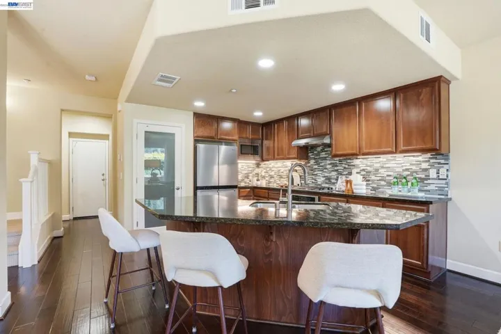 674 Selby Lane 4, Livermore, California 94551