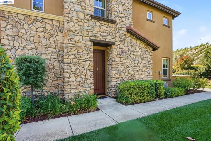 674 Selby Lane 4, Livermore, California 94551