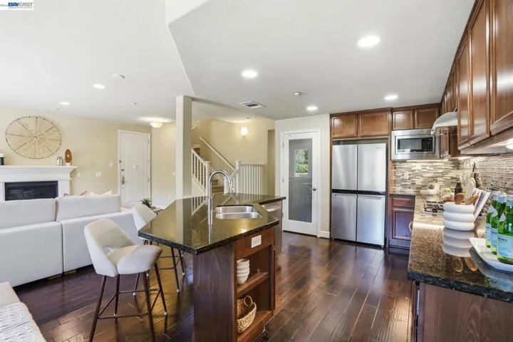 674 Selby Lane 4, Livermore, California 94551
