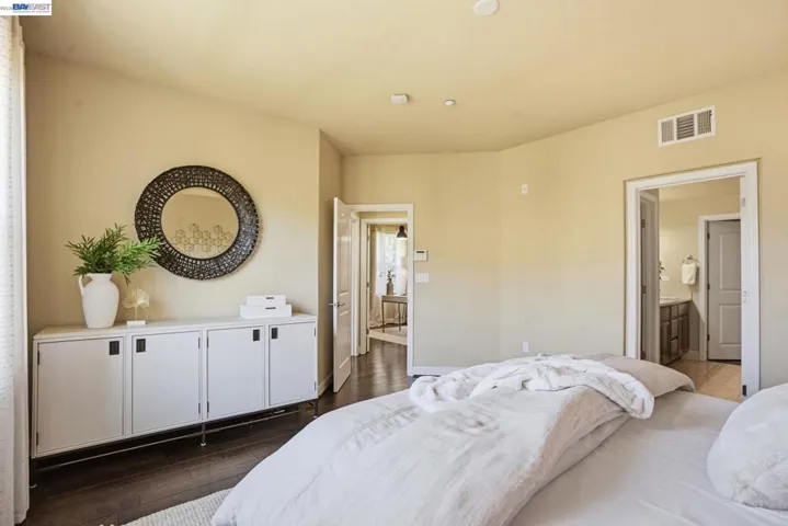 674 Selby Lane 4, Livermore, California 94551