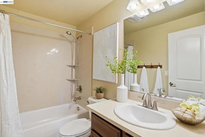 674 Selby Lane 4, Livermore, California 94551