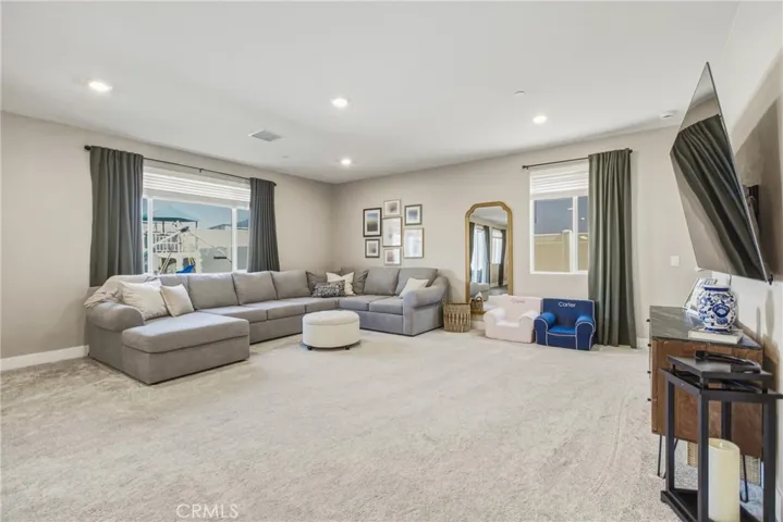 34330 Coconut Circle, Winchester, California 92596