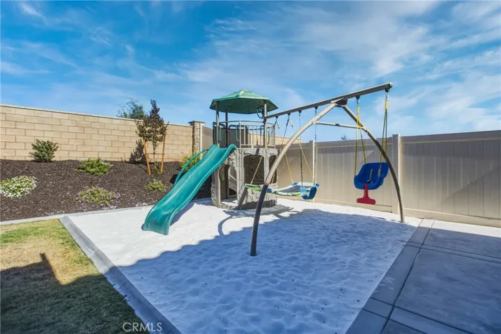 34330 Coconut Circle, Winchester, California 92596
