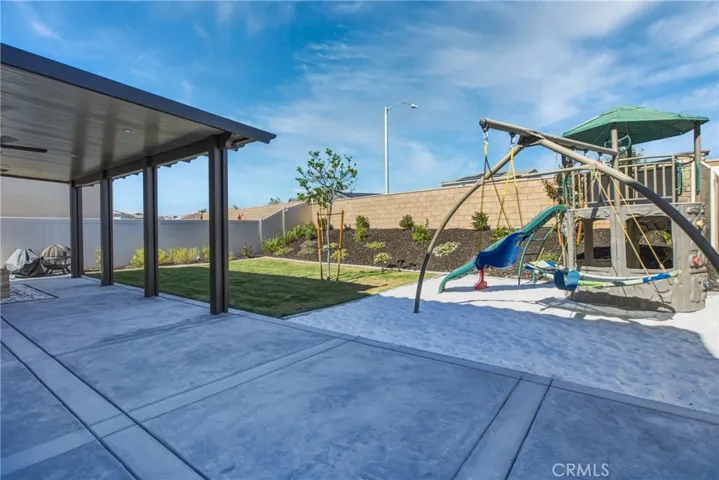 34330 Coconut Circle, Winchester, California 92596