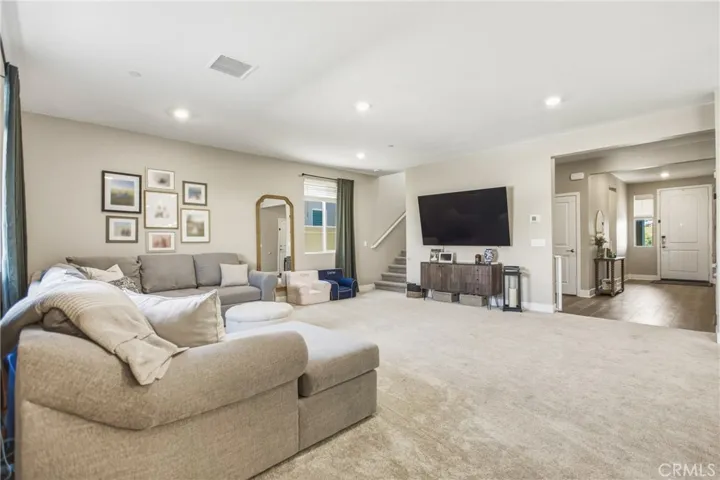 34330 Coconut Circle, Winchester, California 92596