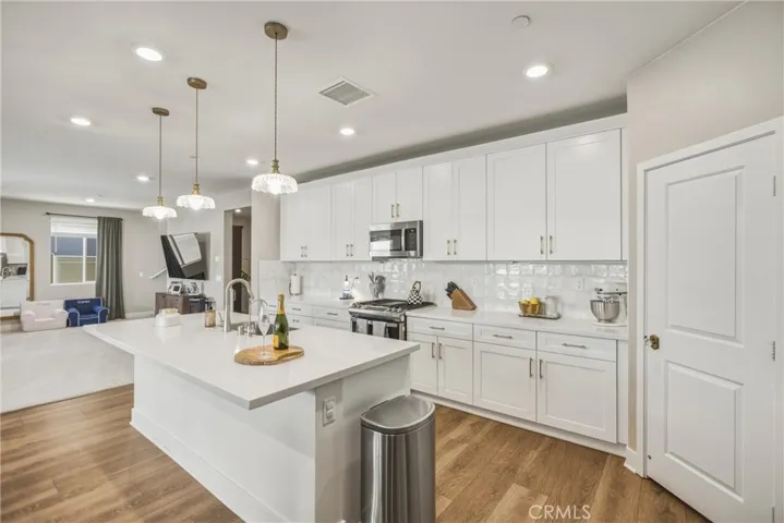 34330 Coconut Circle, Winchester, California 92596