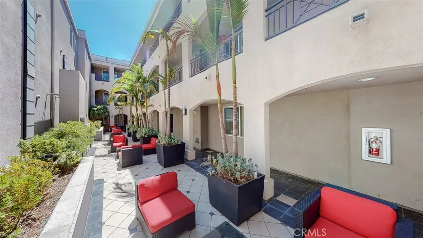 4424 Whitsett Avenue 206, Studio City, California 91604
