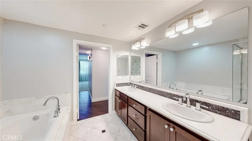 4424 Whitsett Avenue 206, Studio City, California 91604