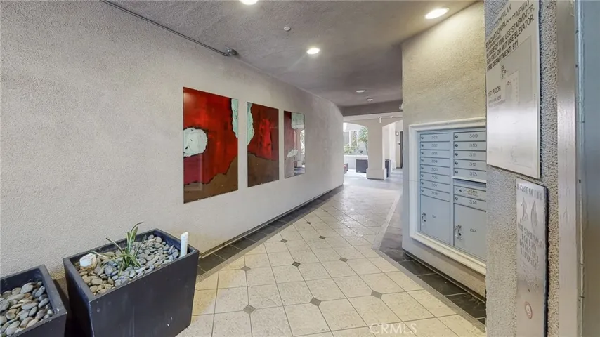 4424 Whitsett Avenue 206, Studio City, California 91604