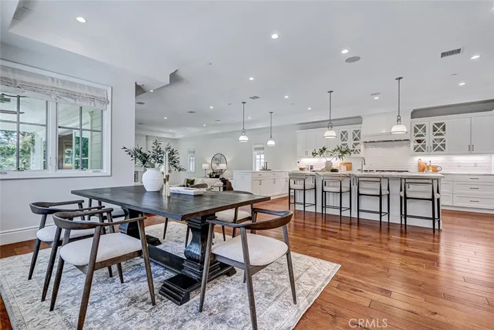 Breakfast Nook Area Adjacent to Kitchen Area