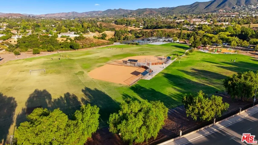 1752 Blossom Court, Newbury Park, California 91320