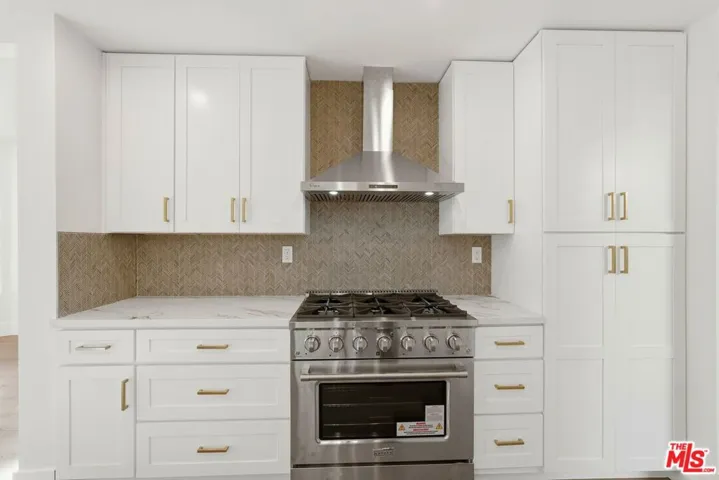 1752 Blossom Court, Newbury Park, California 91320