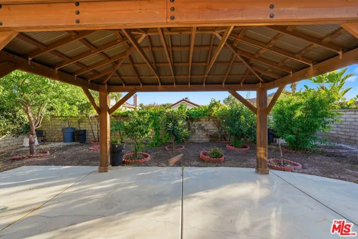 1752 Blossom Court, Newbury Park, California 91320