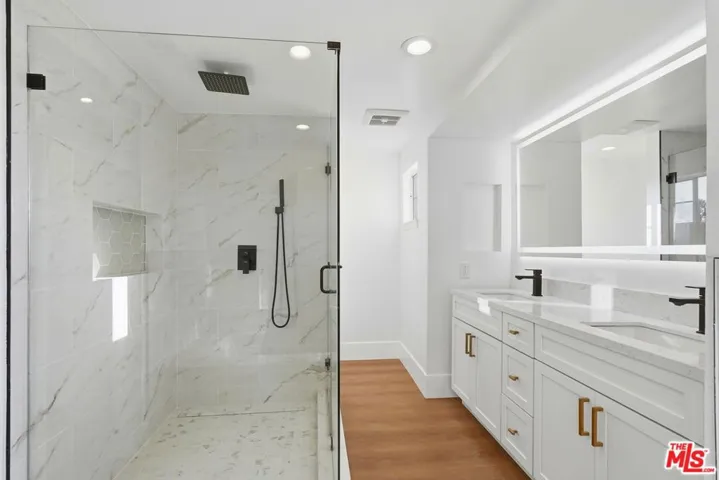 1752 Blossom Court, Newbury Park, California 91320