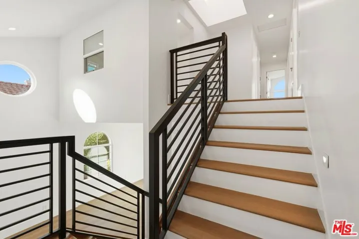 1752 Blossom Court, Newbury Park, California 91320