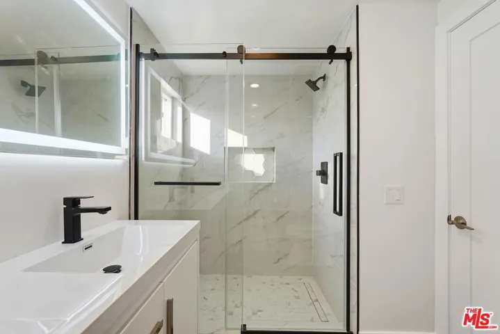 1752 Blossom Court, Newbury Park, California 91320