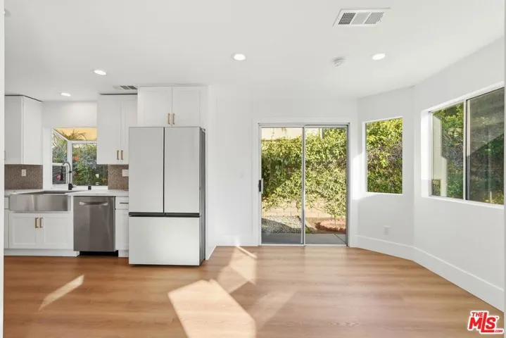1752 Blossom Court, Newbury Park, California 91320