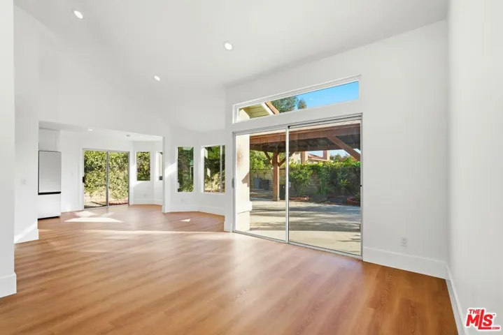 1752 Blossom Court, Newbury Park, California 91320