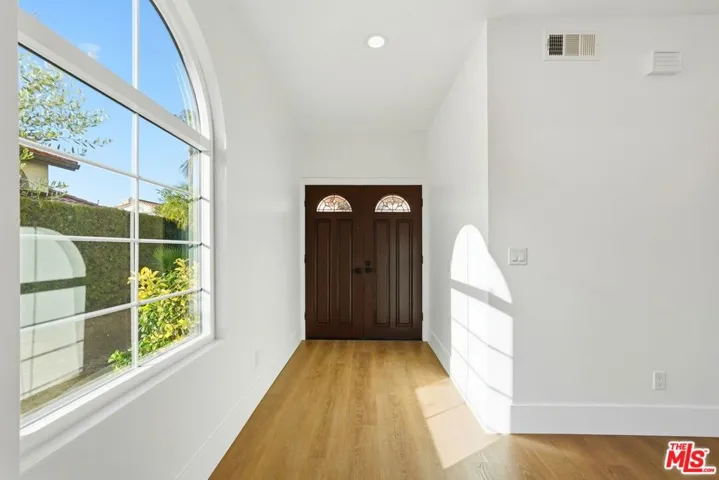 1752 Blossom Court, Newbury Park, California 91320