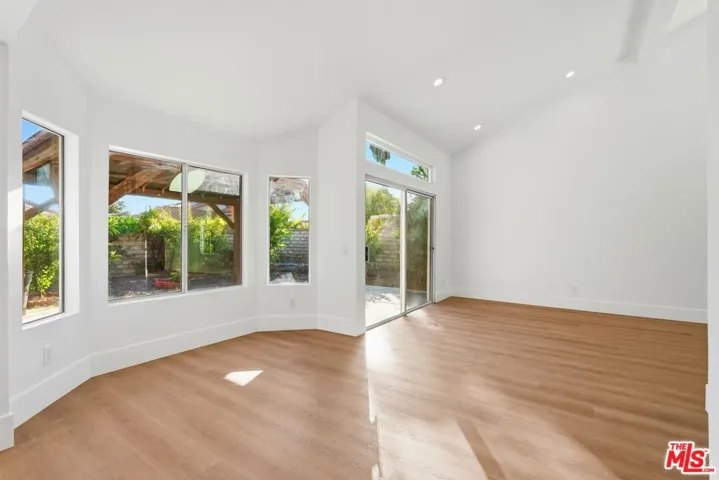 1752 Blossom Court, Newbury Park, California 91320