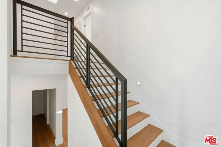 1752 Blossom Court, Newbury Park, California 91320