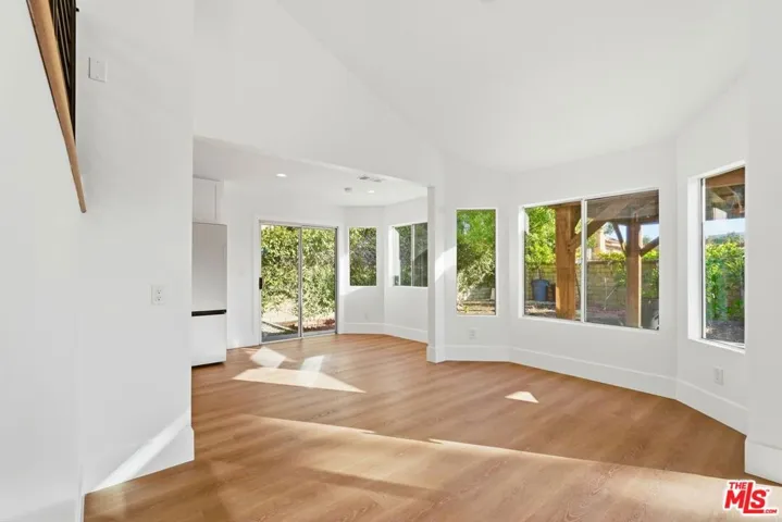 1752 Blossom Court, Newbury Park, California 91320