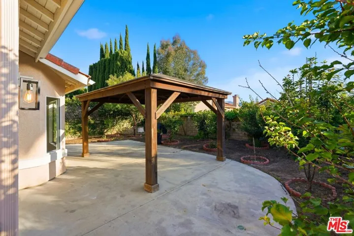 1752 Blossom Court, Newbury Park, California 91320