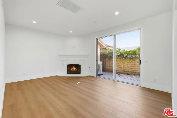 1752 Blossom Court, Newbury Park, California 91320