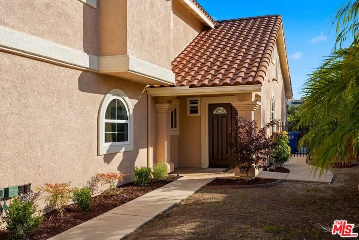 1752 Blossom Court, Newbury Park, California 91320