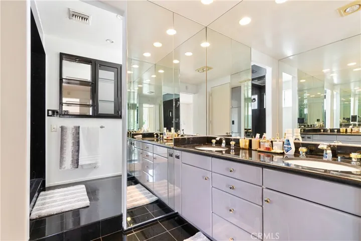 1356 Summitridge, Beverly Hills, California 90210
