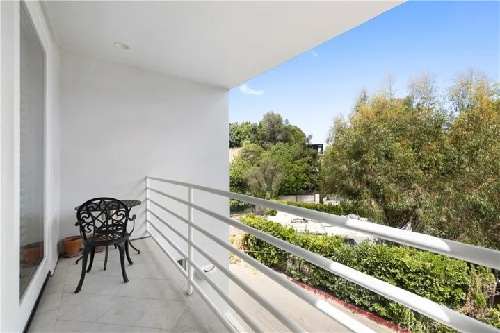 1356 Summitridge, Beverly Hills, California 90210