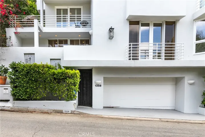 1356 Summitridge, Beverly Hills, California 90210