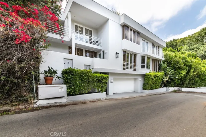 1356 Summitridge, Beverly Hills, California 90210
