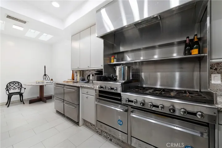 1356 Summitridge, Beverly Hills, California 90210