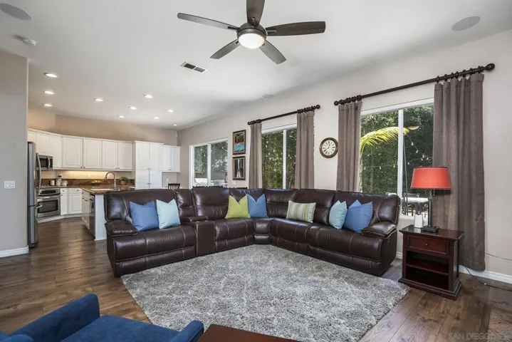 5790 Mosswood Cove, San Diego, California 92130