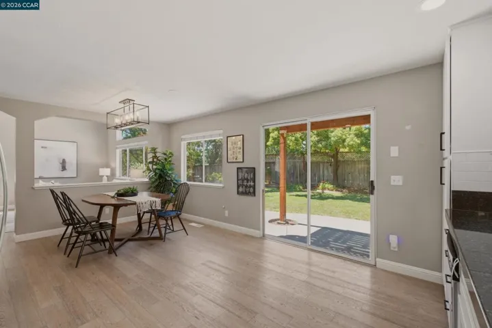 862 Foothill Dr, Windsor, California 95492